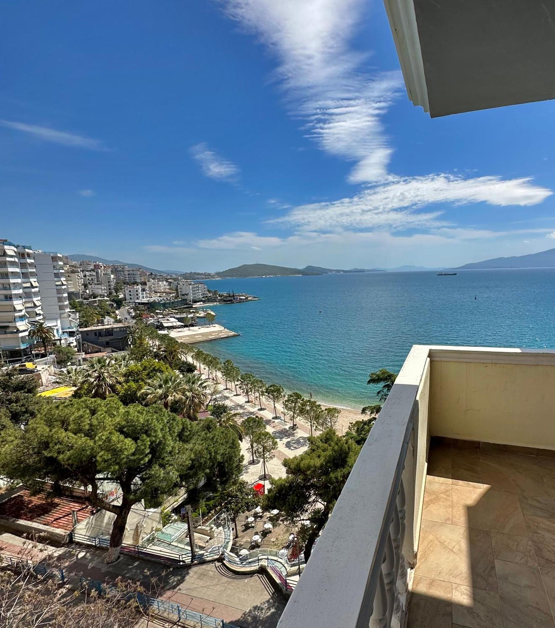 Monte Cristo Hotel With Rooftop Pool Sarande Exterior photo